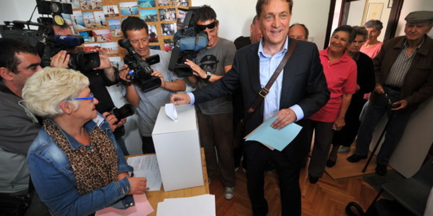 Zadar, 190513.Lokalni izbori 2013. Otprilike 3,7 milijuna biraca danas bira opcinske nacelnike, gradonacelnike i zupane, te lokalna i regionalna predstavnicka tijela za iduce cetiri godine.Na fotografiji: kandidat za gradonacelnika Bozidar Kalmeta na b