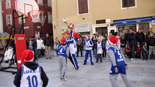 Božićni sajam na Forumu i Sv. Nikola na Narodnom trgu