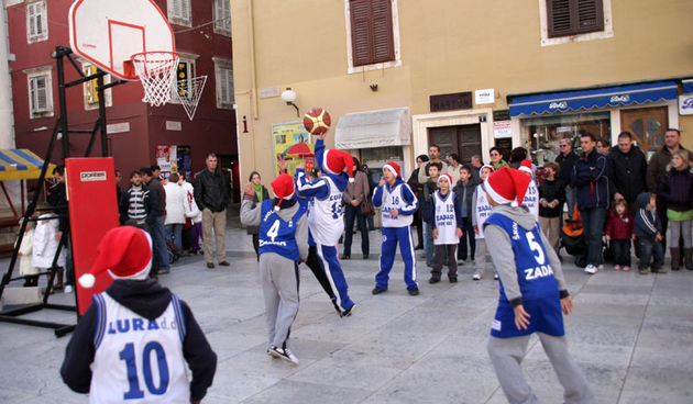 Božićni sajam na Forumu i Sv. Nikola na Narodnom trgu