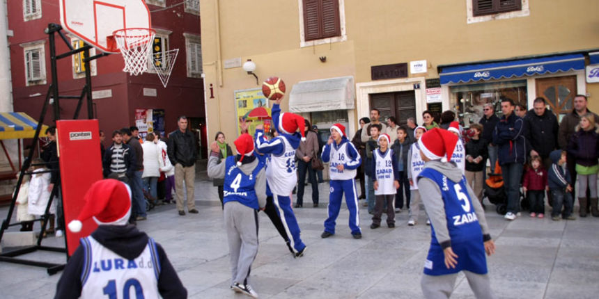 Božićni sajam na Forumu i Sv. Nikola na Narodnom trgu