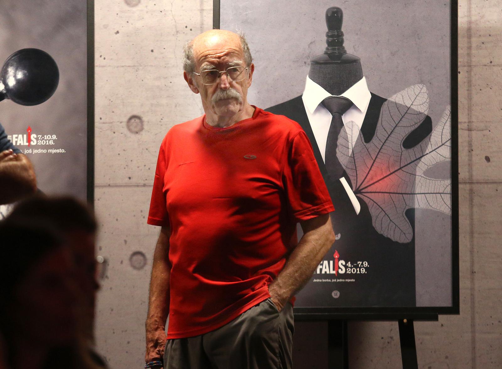 U kući umjetnosti Arsen održan okrugli stol: ‘Novinarstvo kao javno dobro ili korporativno zlo’ U kući umjetnosti Arsen održan okrugli stol: ‘Novinarstvo kao javno dobro ili korporativno zlo’