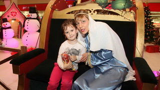 Sv. Luce razveselila mališane u Supernova centru, Foto: Iva Perinčić Sv. Luce razveselila mališane u Supernova centru, Foto: Iva Perinčić