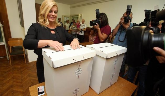Predsjednica Grabar Kitarović glasovala je na prijevremenim parlamentarnim izborima na birackom mjestu 22 u I. izbornoj jedinici. Photo: Robert Anic/PIXSELL
