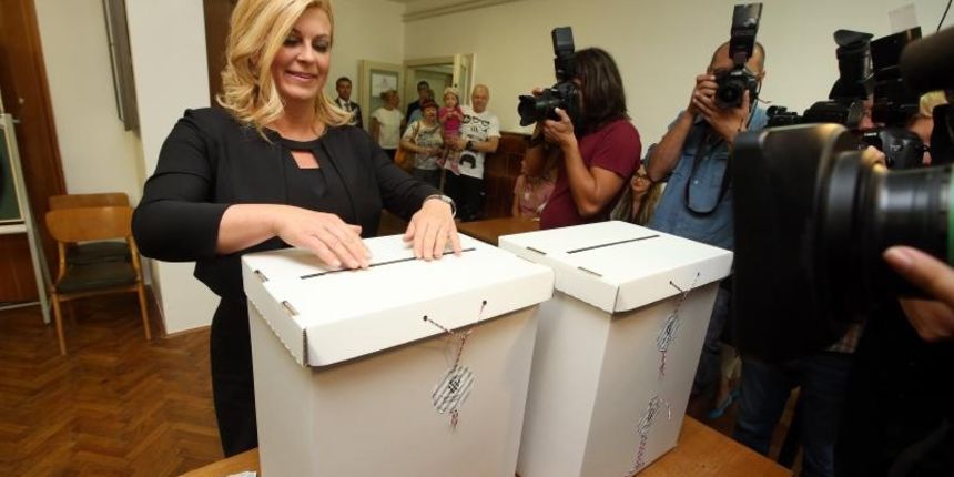 Predsjednica Grabar Kitarović glasovala je na prijevremenim parlamentarnim izborima na birackom mjestu 22 u I. izbornoj jedinici. Photo: Robert Anic/PIXSELL
