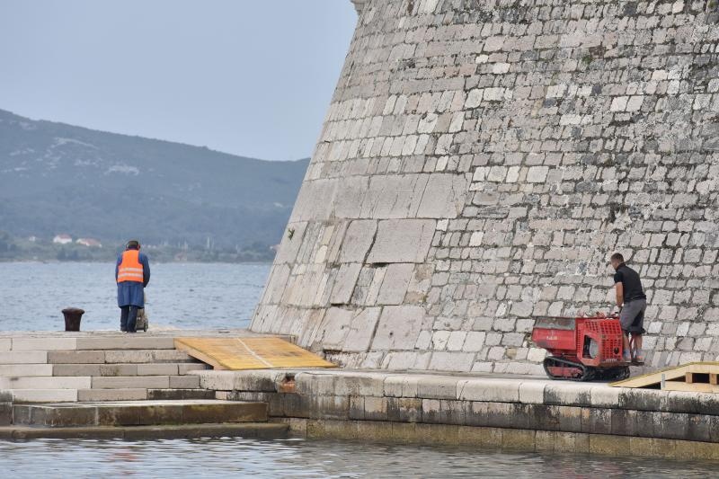 U Foši se postavlja nova LED javna rasvjeta. Foto: Dino Stanin/PIXSELL