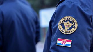 Na Gradskom groblju položeni vijenci povodom obilježavanja 33. obljetnice 72. bojne Vojne policije Na Gradskom groblju položeni vijenci povodom obilježavanja 33. obljetnice 72. bojne Vojne policije