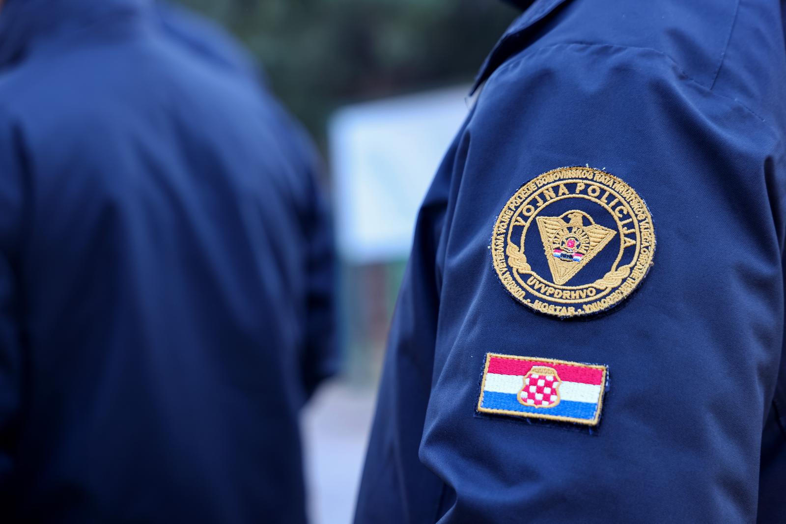 Na Gradskom groblju položeni vijenci povodom obilježavanja 33. obljetnice 72. bojne Vojne policije Na Gradskom groblju položeni vijenci povodom obilježavanja 33. obljetnice 72. bojne Vojne policije