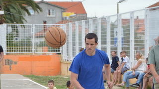 U povodu blagdana Kraljice Mira u Stanovima odigrana utakimica između veterana KK Zadar i Stanova, Foto: Iva Perinčić U povodu blagdana Kraljice Mira u Stanovima odigrana utakimica između veterana KK Zadar i Stanova, Foto: Iva Perinčić