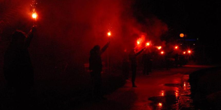 19.02.2014., Preko – U Preku na otoku Ugljanu organizirana je bakljada pod nazivom “Osvijetlimo otoke – jos nas ima”. Otocani protestiraju bakljadom protiv ukidanja malog ribolova i dr. Photo: Dino Stanin/PIXSELL