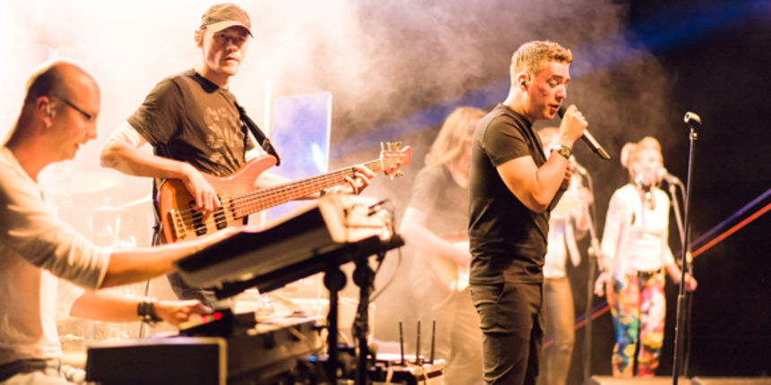 Željko Joksimović u Hitch Baru, 31. srpnja 2014. Foto Ivan Toman Željko Joksimović u Hitch Baru, 31. srpnja 2014. Foto Ivan Toman