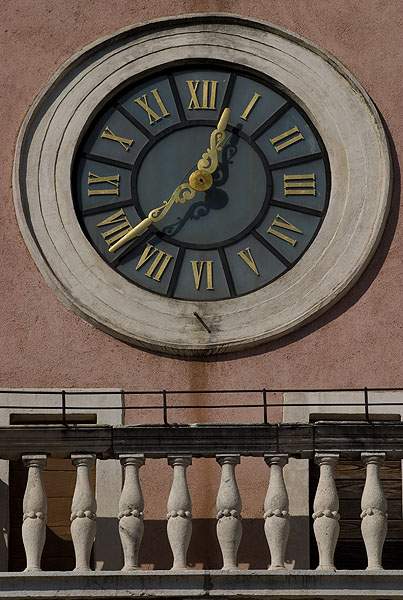 sat na gradskoj straži