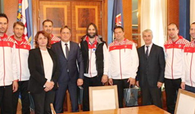 Gradonačelnik Kalmeta primio stručni stožer rukometne reprezentacije mlađih kadeta