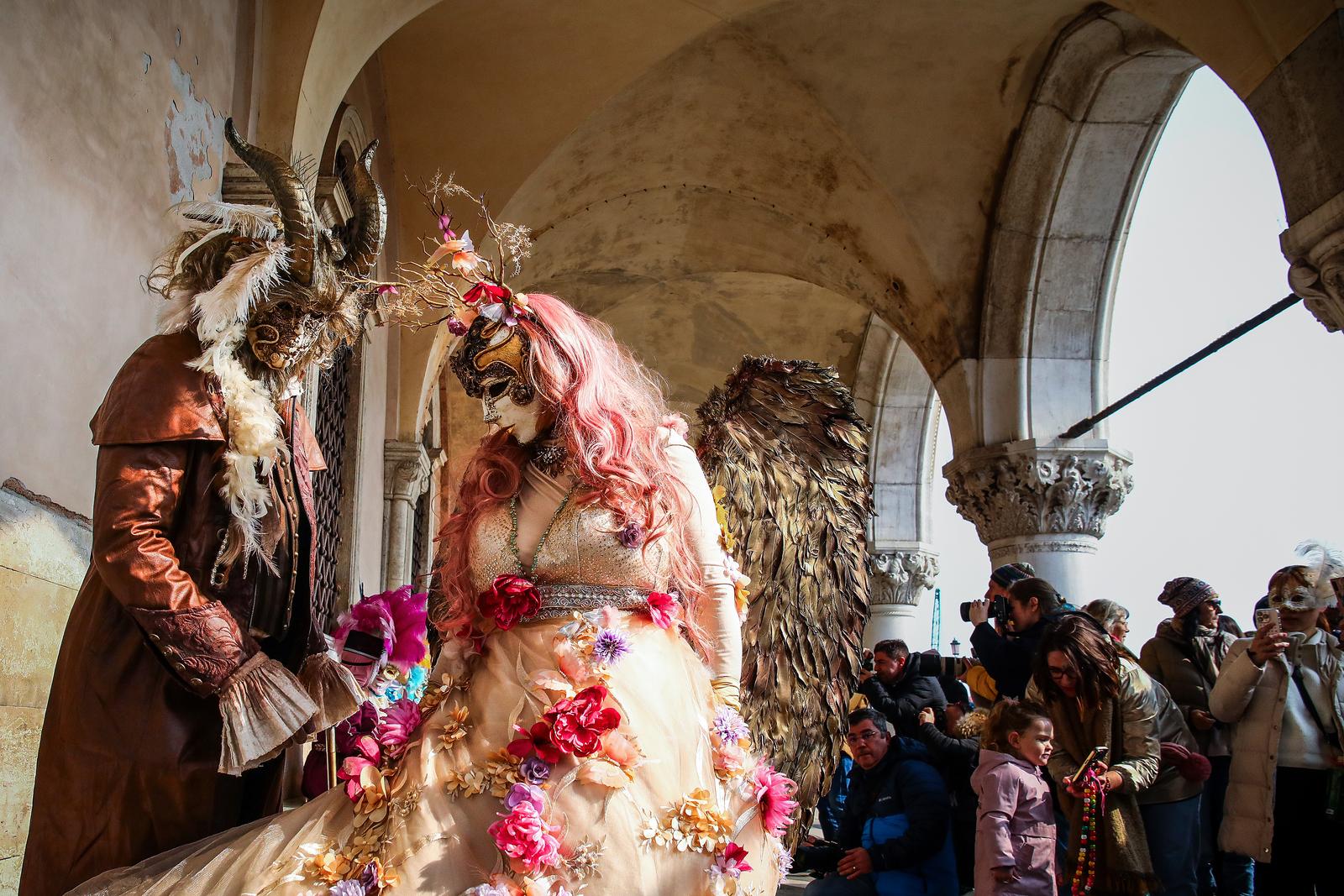 Venecijanski karneval ove godine je posvećen velikom ljubavniku Giacomu Casanovi Venecijanski karneval ove godine je posvećen velikom ljubavniku Giacomu Casanovi