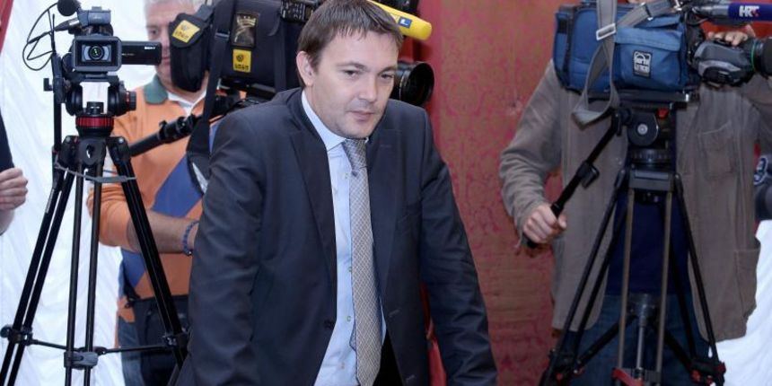 12.09.2013., Zagreb – Redovna sjednica Vlade RH u Banskim dvorima. Arsen Bauk. Photo: Marko Lukunic/PIXSELL Autor Marko Lukunic/PIXSELL KLJUČNE RIJEČI Arsen Bauk, sjednica, Vlada RH 12.09.2013., Zagreb – Redovna sjednica Vlade RH u Banskim dvorima. Arsen Bauk. Photo: Marko Lukunic/PIXSELL Autor Marko Lukunic/PIXSELL KLJUČNE RIJEČI Arsen Bauk, sjednica, Vlada RH