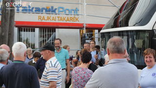 Bibinjci gradišćanskim Hrvatima darovali 1.82 metara visok kip sv. Roka Bibinjci gradišćanskim Hrvatima darovali 1.82 metara visok kip sv. Roka