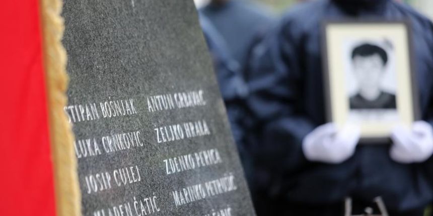 Borovo, Memorijal 12 redartvenika. Photo: Marko Mrkonjic/PIXSELL Borovo, Memorijal 12 redartvenika. Photo: Marko Mrkonjic/PIXSELL