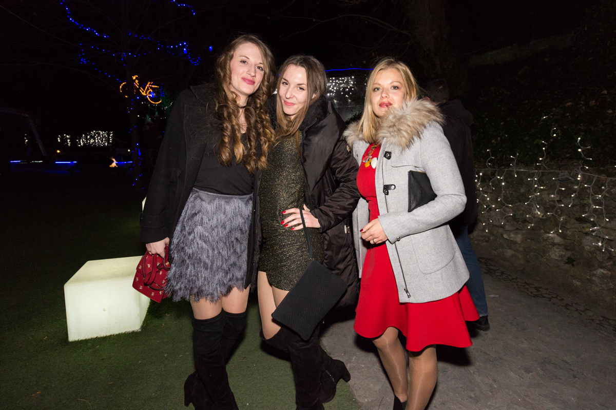 Doček 2017: Najluđa noć na zadarskom Poluotoku privukla više tisuća Zadrana i gostiju Doček 2017: Najluđa noć na zadarskom Poluotoku privukla više tisuća Zadrana i gostiju