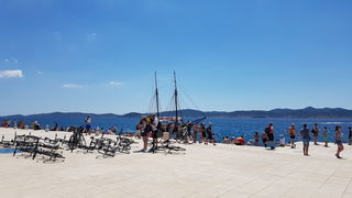 Đir uz more 19. srpnja 2016. – Uvala Draženica, kupalište Jadran, Moprske orgulje i Pozdrav suncu, zadarska riva… Foto: Mladen Malik Đir uz more 19. srpnja 2016. – Uvala Draženica, kupalište Jadran, Moprske orgulje i Pozdrav suncu, zadarska riva… Foto: Mladen Malik