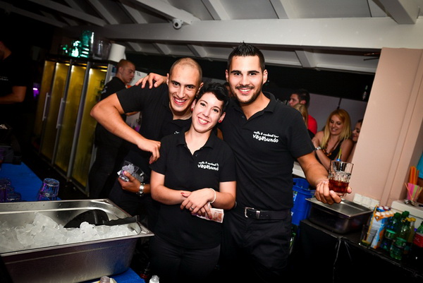 Odlična zabava u Noštromo i Vagabundo barovima na Viru