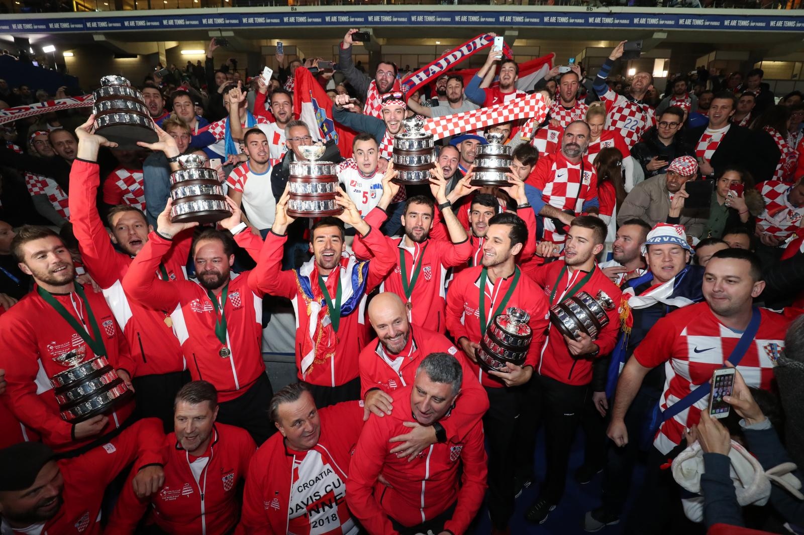 Veliko slavlje hrvatskih tenisača nakon osvajanja Davis Cupa