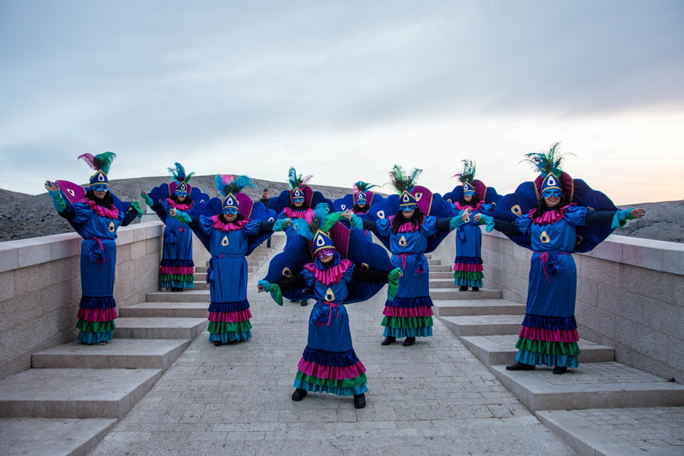 Paški zimski karneval 2017.- Maškarane skupine u karnevalskoj povorci Paški zimski karneval 2017.- Maškarane skupine u karnevalskoj povorci