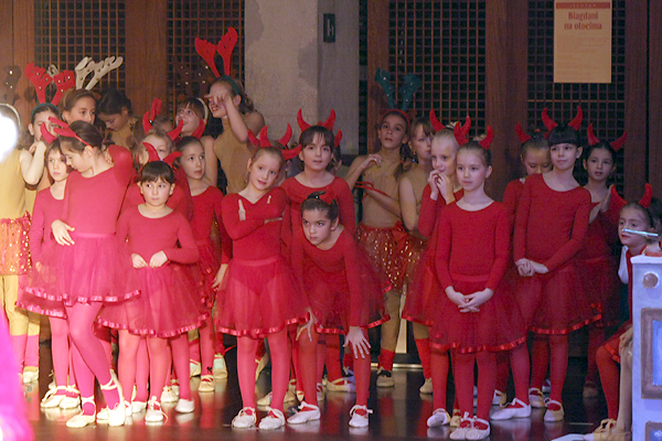 Plesna udruga Gesta: Ima li spasa za Djeda Mraza (Foto:Saša Čuka)