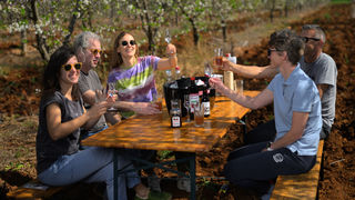 Stabla maraske oblače cvijetno ruho Stabla maraske oblače cvijetno ruho