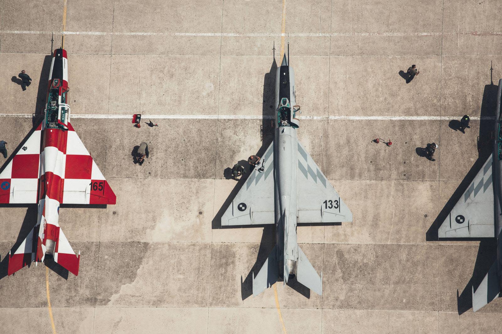 Pozdravni prelet MiG-ova iznad zadarskog kanala Pozdravni prelet MiG-ova iznad zadarskog kanala