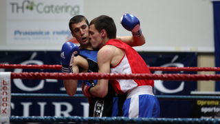 Zadar, 210413.
Dvorana Kresimira Cosica. Prvenstvo Hrvatske u boksu. Na fotografiji Antonio Klaric (Velika Gorica, crveni) i Mate Rudan (Pit bull, plavi).
Foto: Jure Miskovic / CROPIX Zadar, 210413.
Dvorana Kresimira Cosica. Prvenstvo Hrvatske u boksu. Na fotografiji Antonio Klaric (Velika Gorica, crveni) i Mate Rudan (Pit bull, plavi).
Foto: Jure Miskovic / CROPIX