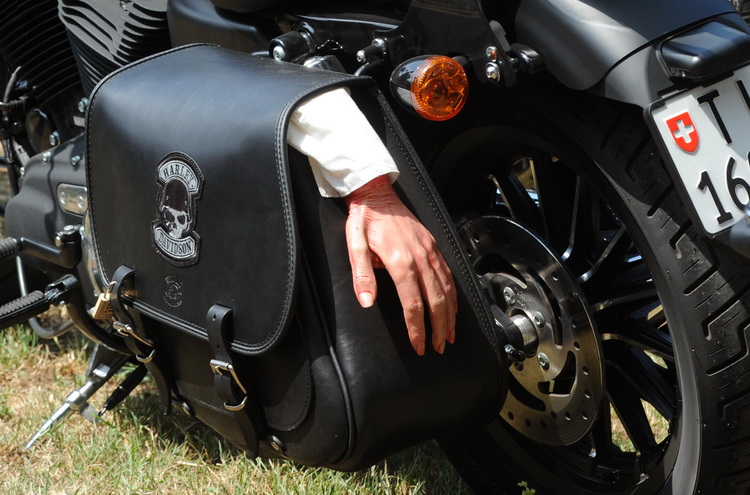 Zadar, 280511.
Odrzana je parada Harley Davidson motora izmedju Zadra i Biograda u kojoj je sudjelovalo vise tisuca motora. Oko 12 sati s Borika u Zadru krenula je kolona Harley Davidsona duga 4 kilometra koja se zaputila u Biograd gdje se odrzavaju dani Zadar, 280511.
Odrzana je parada Harley Davidson motora izmedju Zadra i Biograda u kojoj je sudjelovalo vise tisuca motora. Oko 12 sati s Borika u Zadru krenula je kolona Harley Davidsona duga 4 kilometra koja se zaputila u Biograd gdje se odrzavaju dani