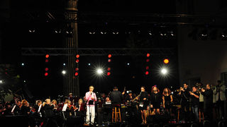 Zadar, 28.06.2013. snimio: Nenad Marčev, 
19. Zadarsko kazališno ljeto 
Zagrebačka filharmonija 
SALSA FILARMÓNICA 
Dirigent: Alan Bjelinski 
Nastupili: Ricardo Luque 
Olvido Ruiz Castellanos (Kuba) 
Poljana Šime Budinića