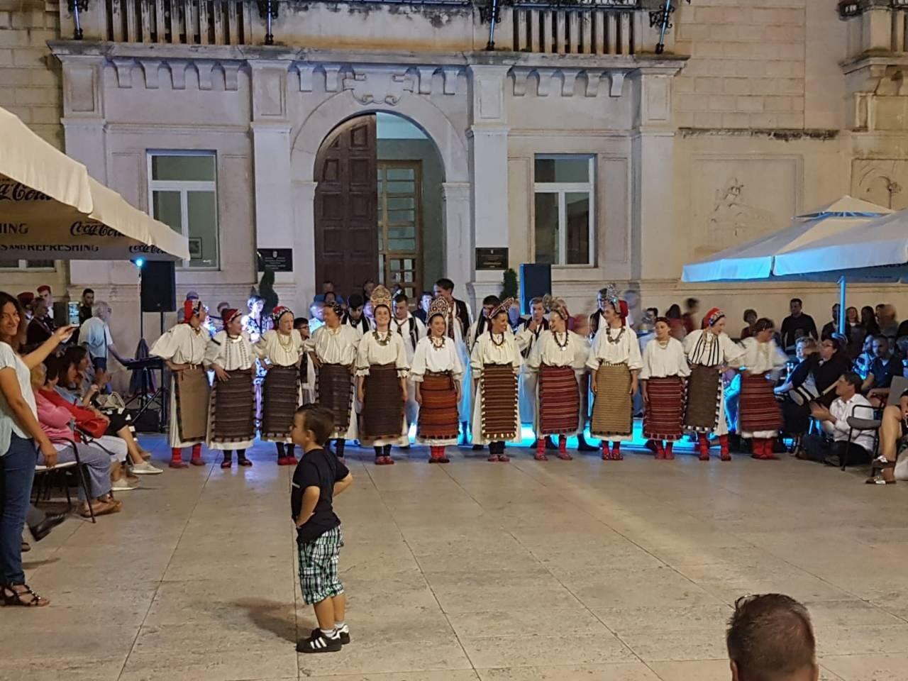 KUD Zadarski Tanac i Iseljena Hrvatska na Narodnom trgu