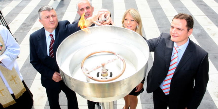 Zadar, 010612.
Danas je u Zadru odrazan svecani dogadjaj prikljucenja prvog korisnika na EVN-ovu plinsku distributivnu i opskrbnu mrezu u Zadru i Dalamciji. Prvi korisnici u Zadru su stanari POS-ovih zgrada na zadarskom predjelu Crvene kuce. EVN-ovu plins Zadar, 010612.
Danas je u Zadru odrazan svecani dogadjaj prikljucenja prvog korisnika na EVN-ovu plinsku distributivnu i opskrbnu mrezu u Zadru i Dalamciji. Prvi korisnici u Zadru su stanari POS-ovih zgrada na zadarskom predjelu Crvene kuce. EVN-ovu plins