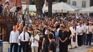 Split dostojanstveno na posljednju plovidbu ispratio legendu Olivera Dragojevića