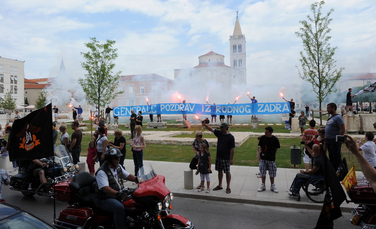 Zadar, 280511.
Odrzana je parada Harley Davidson motora izmedju Zadra i Biograda u kojoj je sudjelovalo vise tisuca motora. Oko 12 sati s Borika u Zadru krenula je kolona Harley Davidsona duga 4 kilometra koja se zaputila u Biograd gdje se odrzavaju dani Zadar, 280511.
Odrzana je parada Harley Davidson motora izmedju Zadra i Biograda u kojoj je sudjelovalo vise tisuca motora. Oko 12 sati s Borika u Zadru krenula je kolona Harley Davidsona duga 4 kilometra koja se zaputila u Biograd gdje se odrzavaju dani