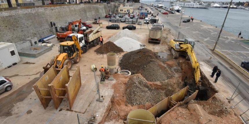 Radovi na izgradnji kanalizacijskog sustava na Liburnskoj obali. Photo: Dino Stanin/PIXSELL