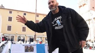 Novi prosvjed Davora Dujića na Narodnom trgu