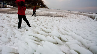 Senj u zagrljaju ledenog pokrivača, foto: Leo Banić