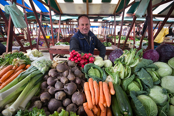 Đir po pijaci, 17. travnja 2012. (foto:Saša Čuka)