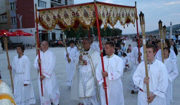 Procesija za tjelovo u Pagu