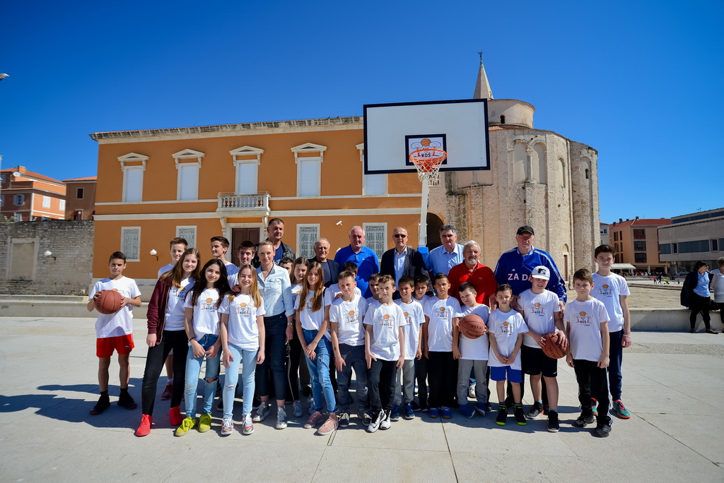 Basket na Forumu: Košarkaške legende protiv mlađih uzrasta KK Zadar Basket na Forumu: Košarkaške legende protiv mlađih uzrasta KK Zadar