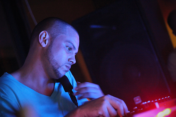 Brandon Morales u Maraschino baru (foto:Saša Čuka) Brandon Morales u Maraschino baru (foto:Saša Čuka)