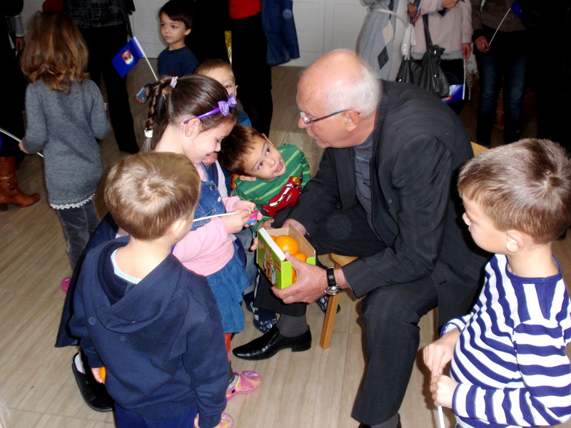 Dječji vrtić Ciciban uputio Sunčevu čestitku svome gradu Dječji vrtić Ciciban uputio Sunčevu čestitku svome gradu