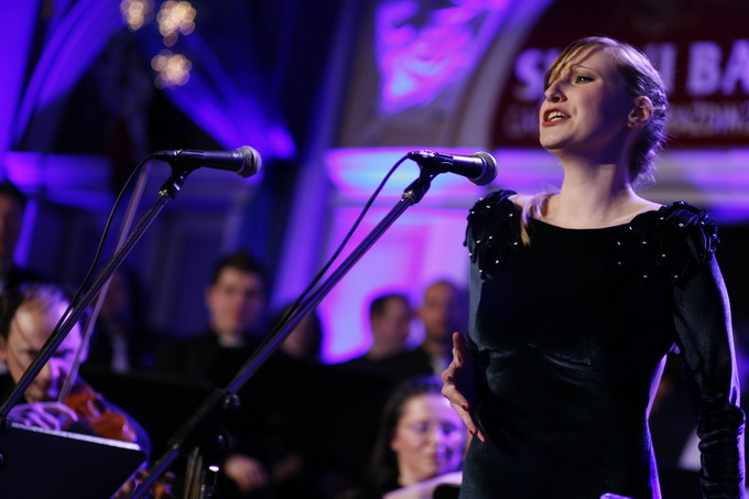 Varazdin, 030212.
U varazdinskom HNK odrzava se 19. Sjajni bal grada Varazdina, koji ugoscuje mnoge poznate uzvanike, od uglednih diplomata, glumaca, gospodarstvenika i politicara.
Pregrst baroknih specijaliteta za ovogodisnji bal spremili su zlatni kuhar Varazdin, 030212.
U varazdinskom HNK odrzava se 19. Sjajni bal grada Varazdina, koji ugoscuje mnoge poznate uzvanike, od uglednih diplomata, glumaca, gospodarstvenika i politicara.
Pregrst baroknih specijaliteta za ovogodisnji bal spremili su zlatni kuhar