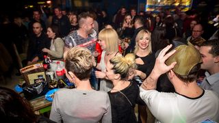 U Famous beach and grill baru Rockatansky bend proslavio je 20 godina djelovanja U Famous beach and grill baru Rockatansky bend proslavio je 20 godina djelovanja