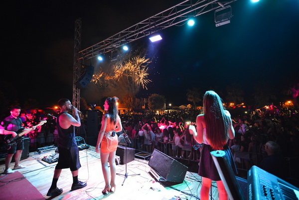 Virska noć 2015. uz koncert Lane Jurčević i Luke Nižetića te valičanstveni vatromet, Foto: Iva Perinčić Virska noć 2015. uz koncert Lane Jurčević i Luke Nižetića te valičanstveni vatromet, Foto: Iva Perinčić