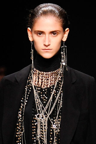 Naušnice kao nezaobilazan detalj ove sezone