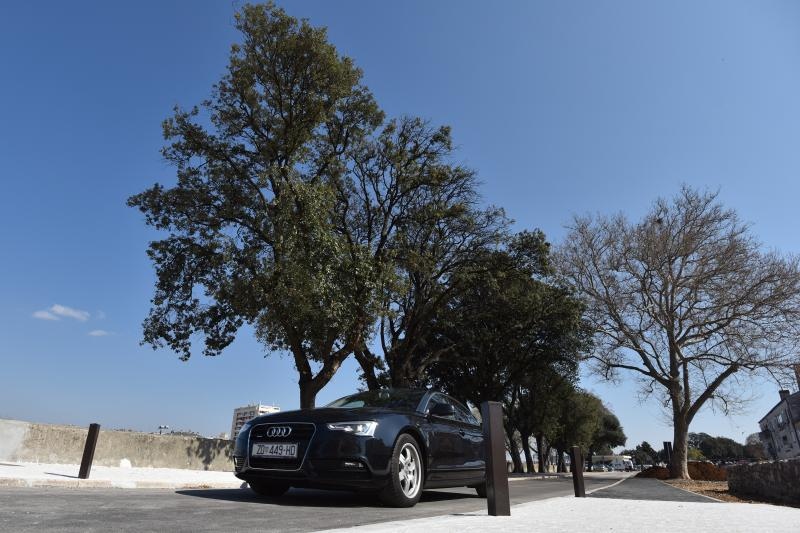 17.03.2016., Zadar – Danas je otvoren promet na Muraju koji je bio obustavljen zbog radova na vratima Svetog Krsevana u sklopu EU projekta HERA. Prema najavi iz Zupanije 6. travnja tog ce se dana svecano otvoriti Prolaz cara Augusta i Vrata sv. Krsevana. 17.03.2016., Zadar – Danas je otvoren promet na Muraju koji je bio obustavljen zbog radova na vratima Svetog Krsevana u sklopu EU projekta HERA. Prema najavi iz Zupanije 6. travnja tog ce se dana svecano otvoriti Prolaz cara Augusta i Vrata sv. Krsevana.