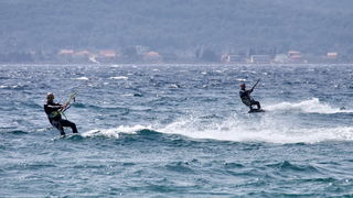Surferi i kiteri guštali u južini na Boriku Surferi i kiteri guštali u južini na Boriku