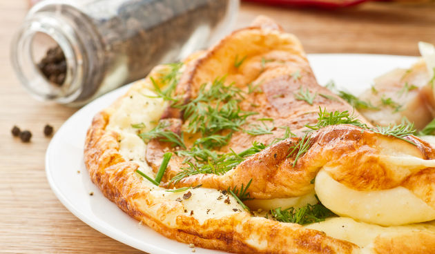 DORUČAK: Omlet s avokadom i slaninom